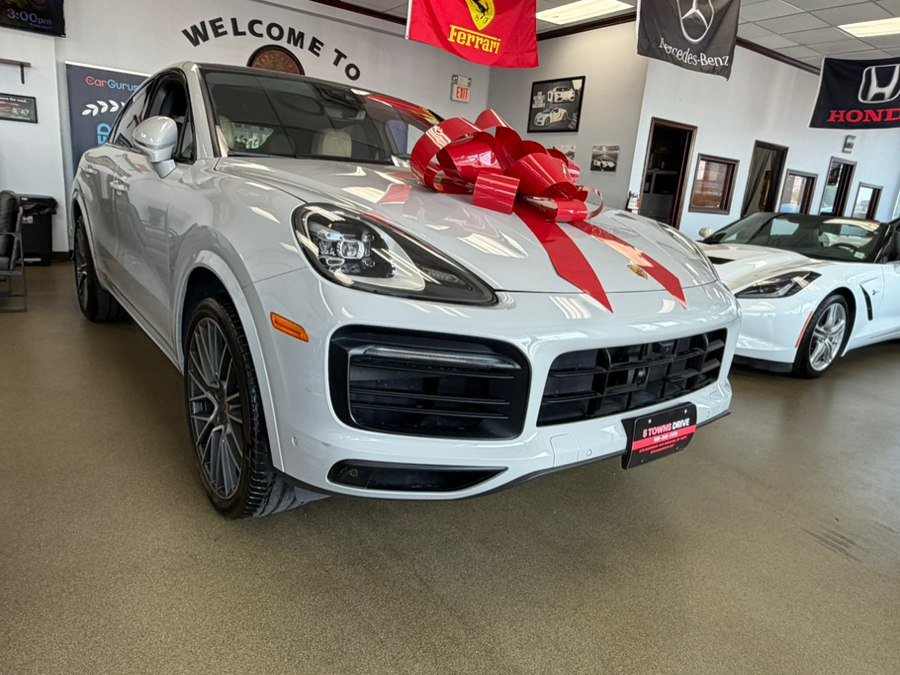 Used 2023 Porsche Cayenne Platinum Edition AWD/4WD image 3