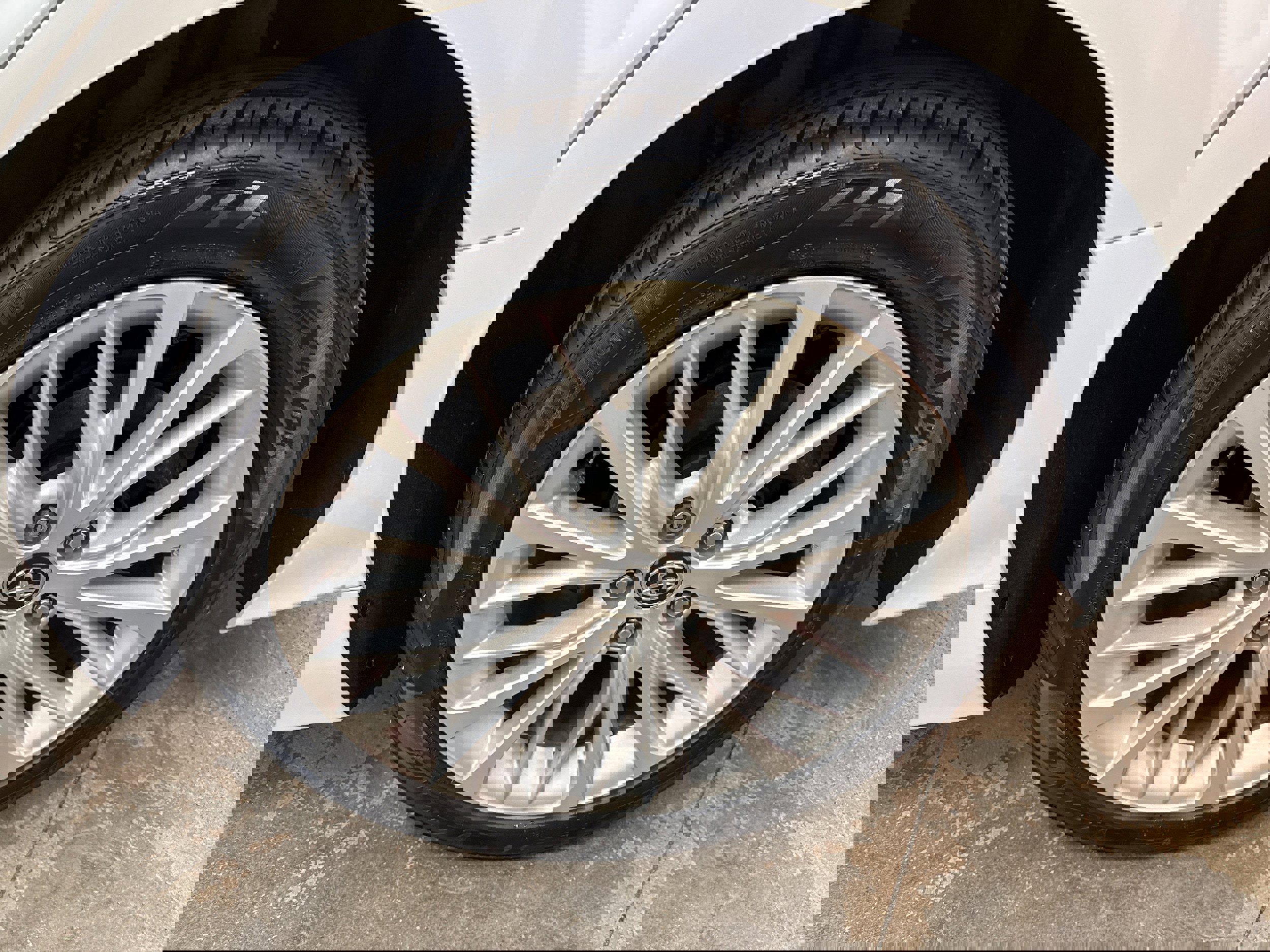 Used 2020 Toyota Camry XLE image 8