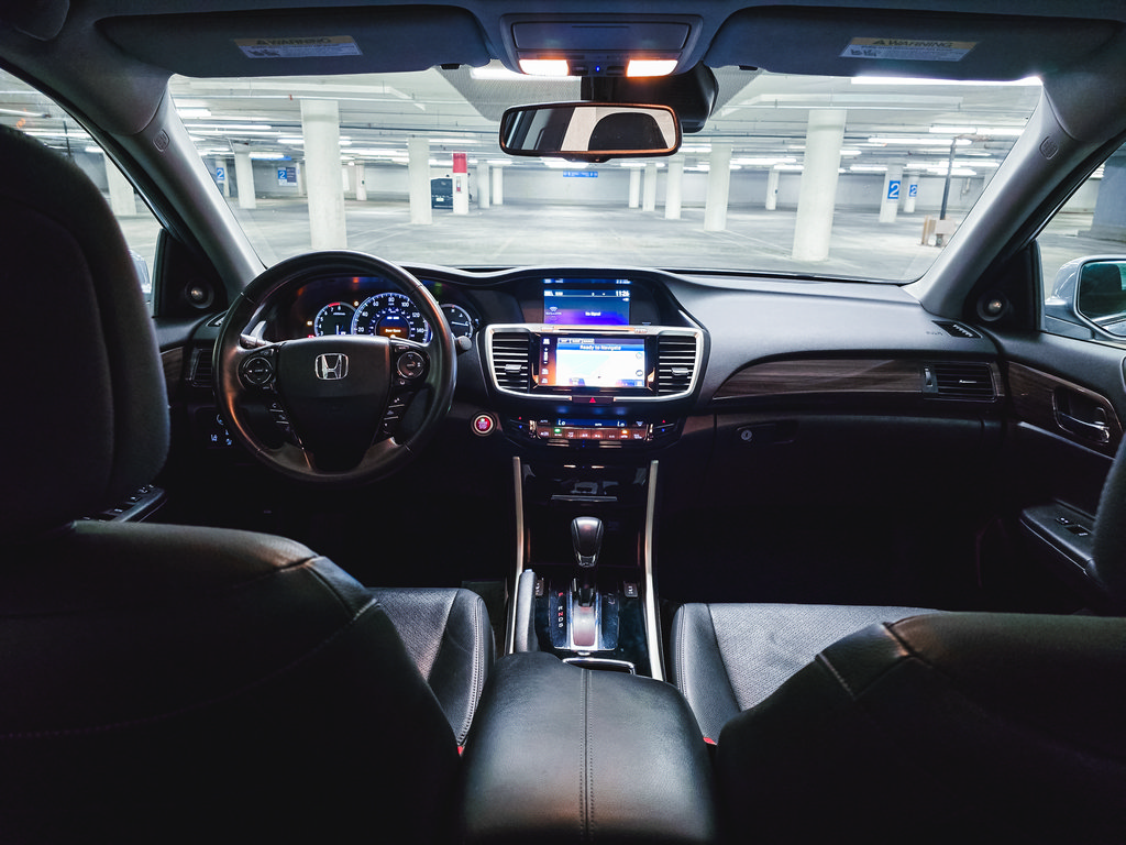Used 2017 Honda Accord EX-L image 3