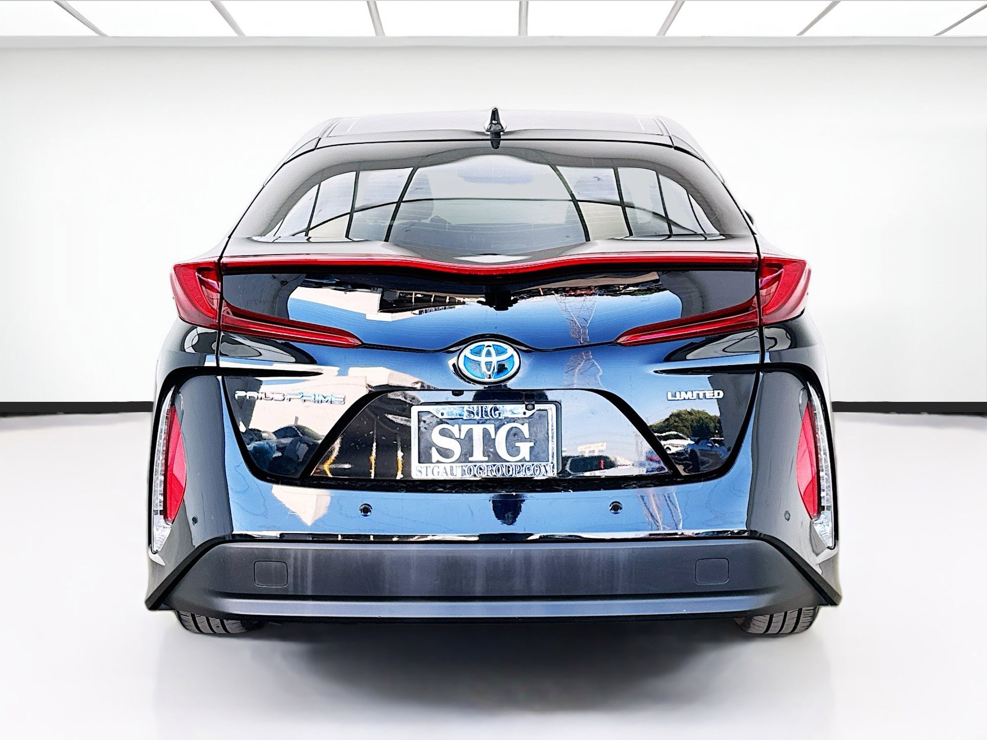 Used 2021 Toyota Prius Prime Limited w/ Carpet Mat Package (TMS) FWD image 5