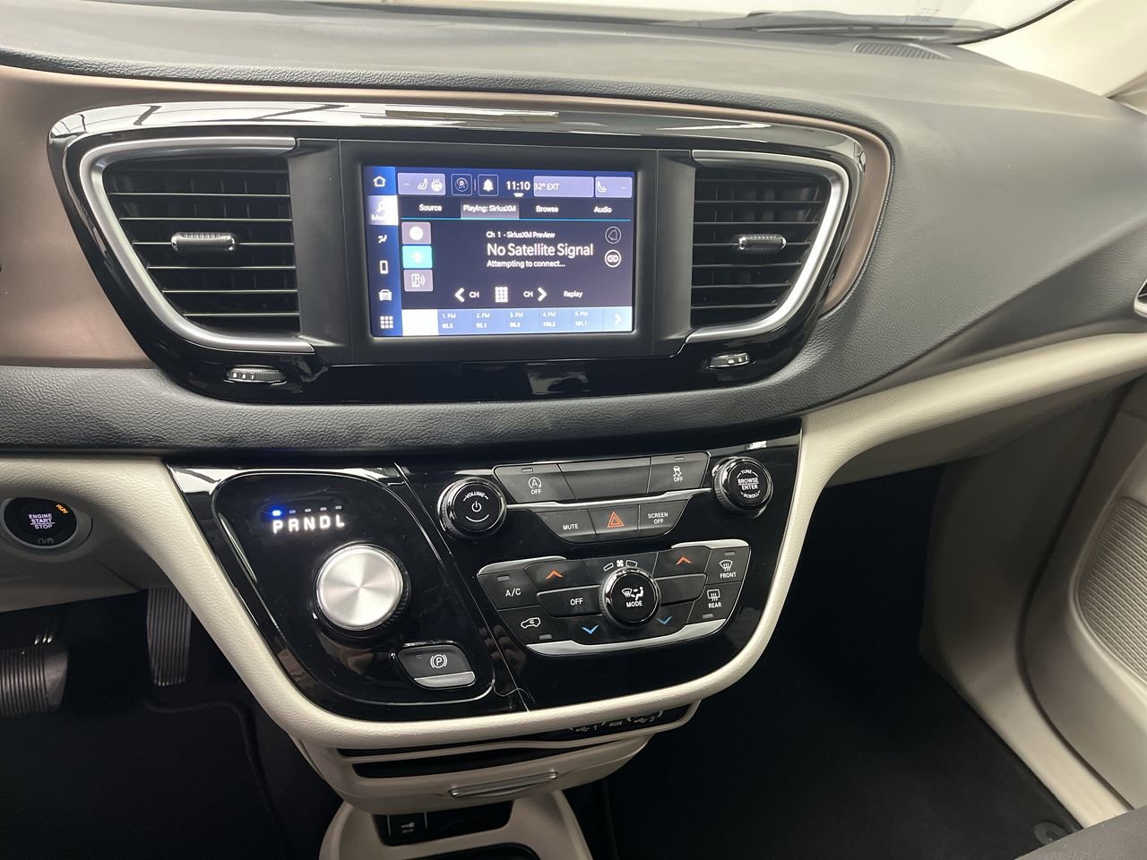 Used 2023 Chrysler Voyager LX image 16