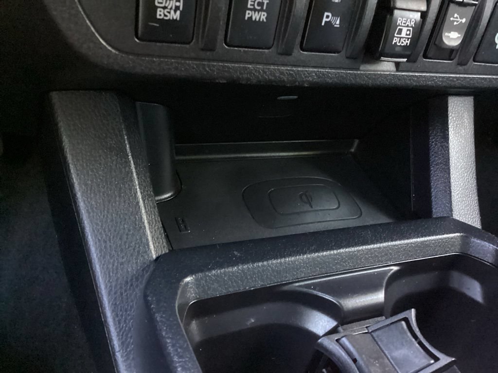 Used 2019 Toyota Tacoma TRD Sport w/ Technology Package AWD/4WD image 18