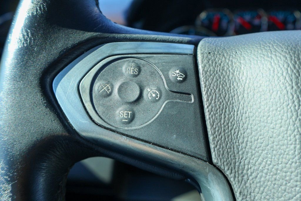 Used 2018 Chevrolet Suburban LT image 13