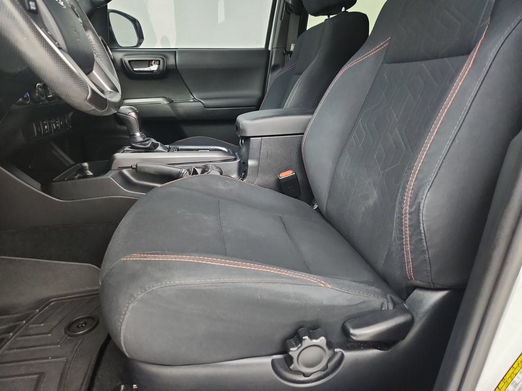 Used 2019 Toyota Tacoma TRD Off-Road AWD/4WD image 21
