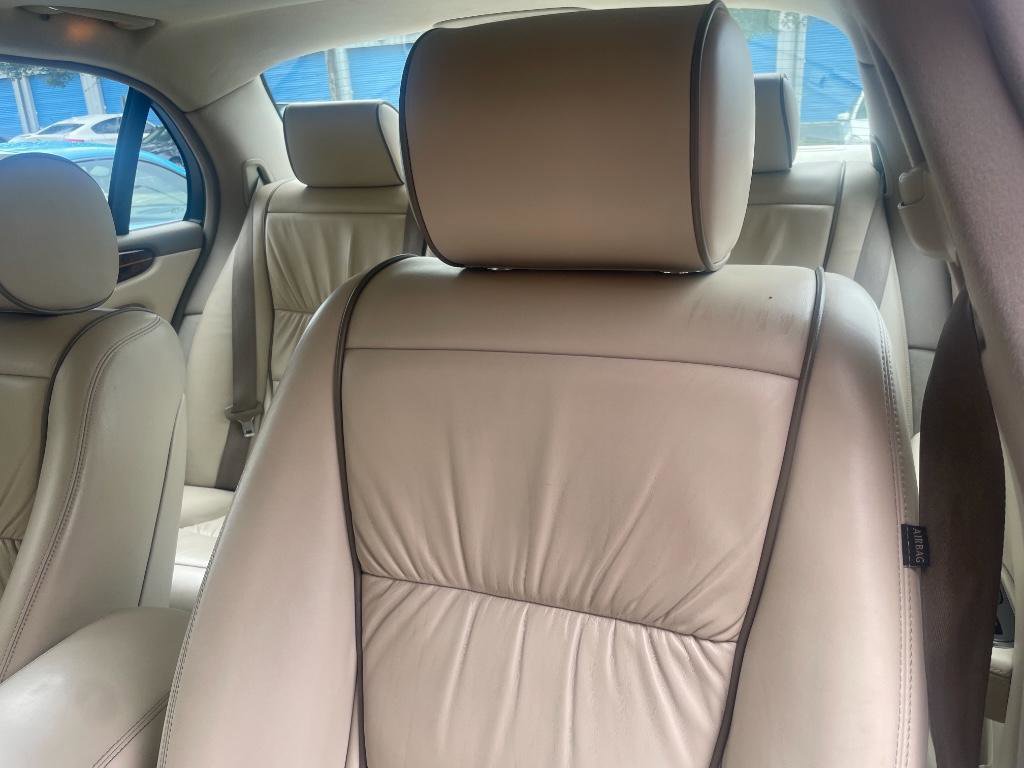 Used 2004 Jaguar XJ8 XJ8 Vanden Plas image 15