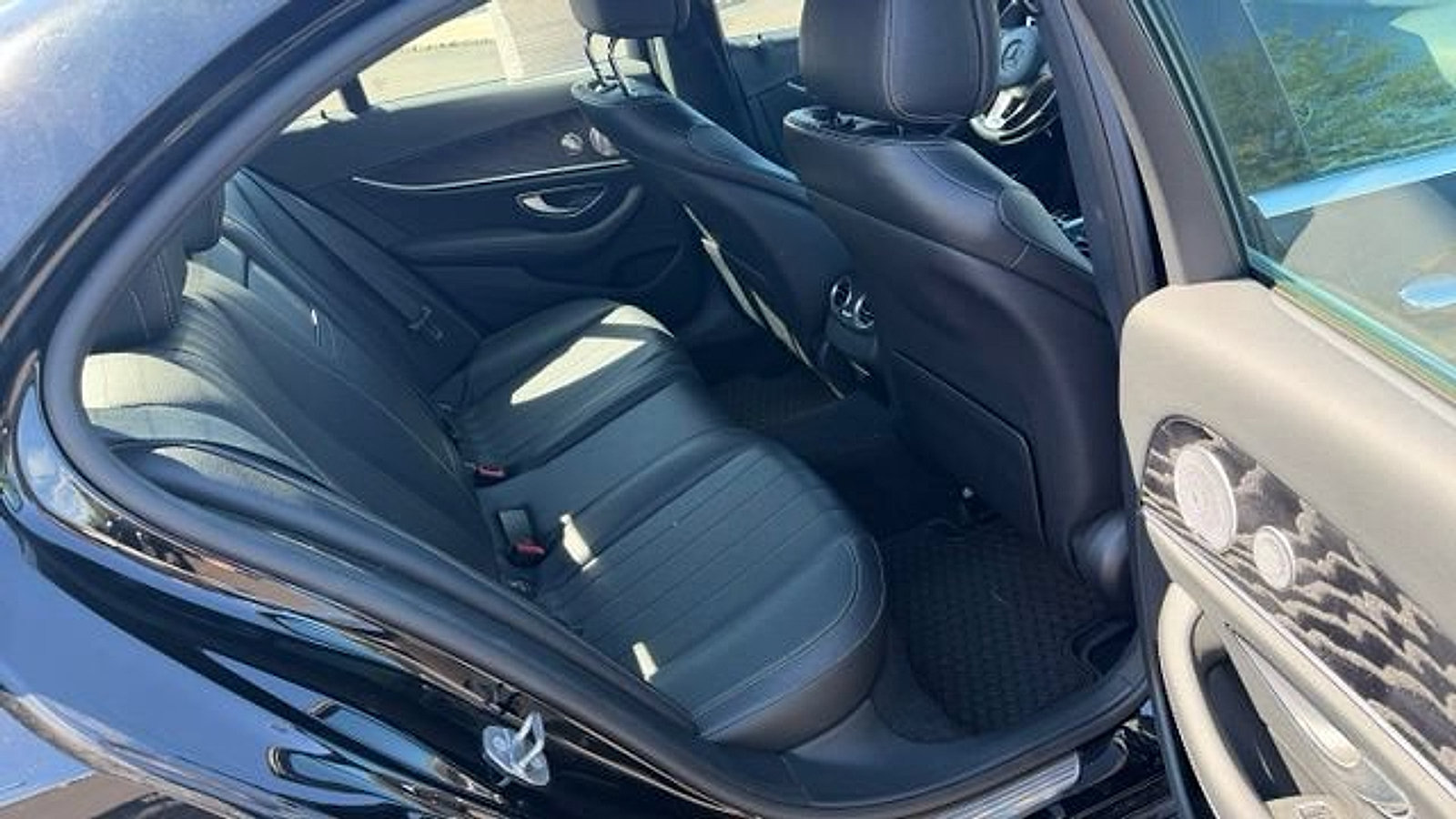 Certified 2017 Mercedes-Benz E 300 4MATIC image 11
