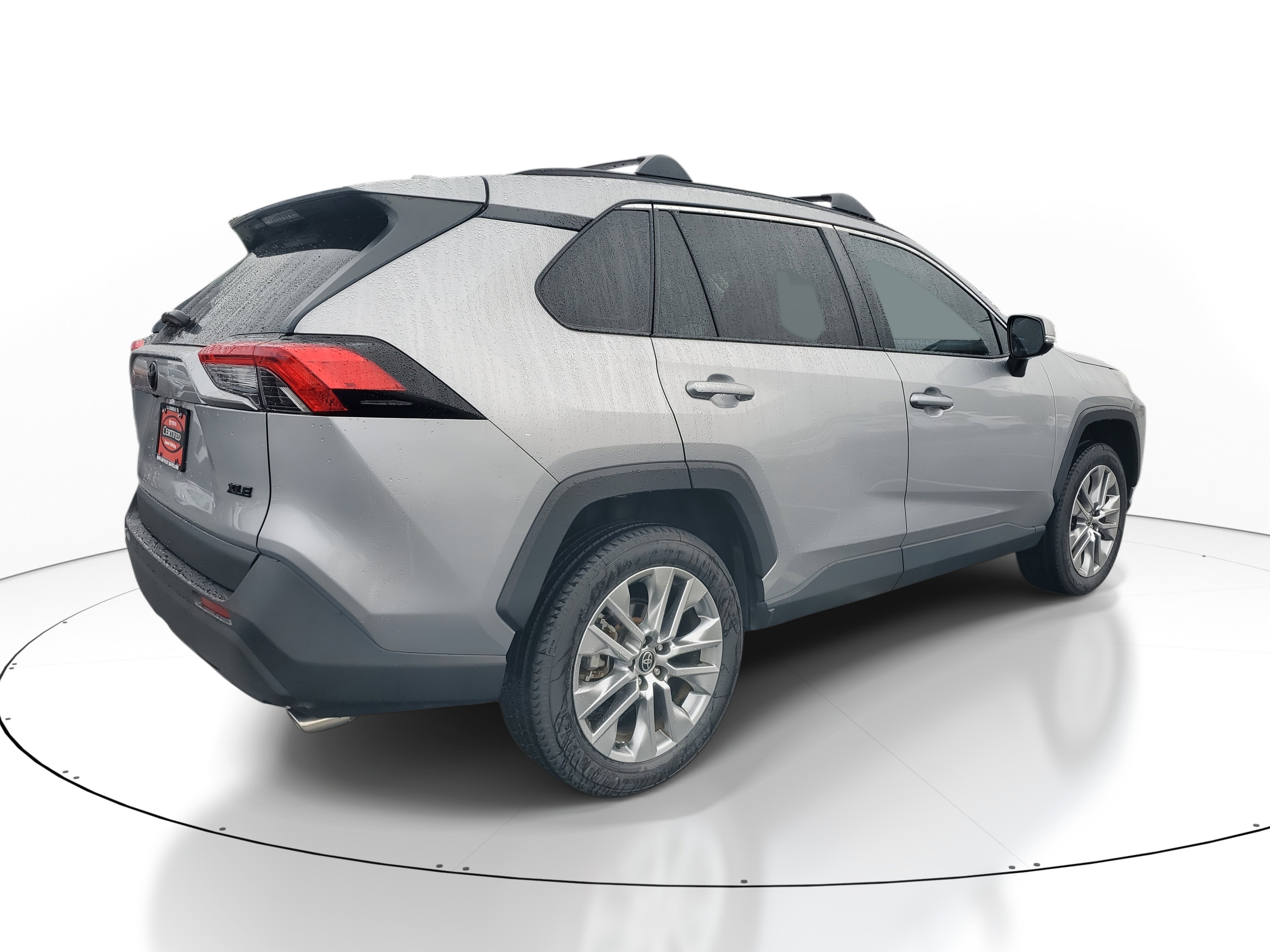 Used 2022 Toyota RAV4 XLE Premium image 6