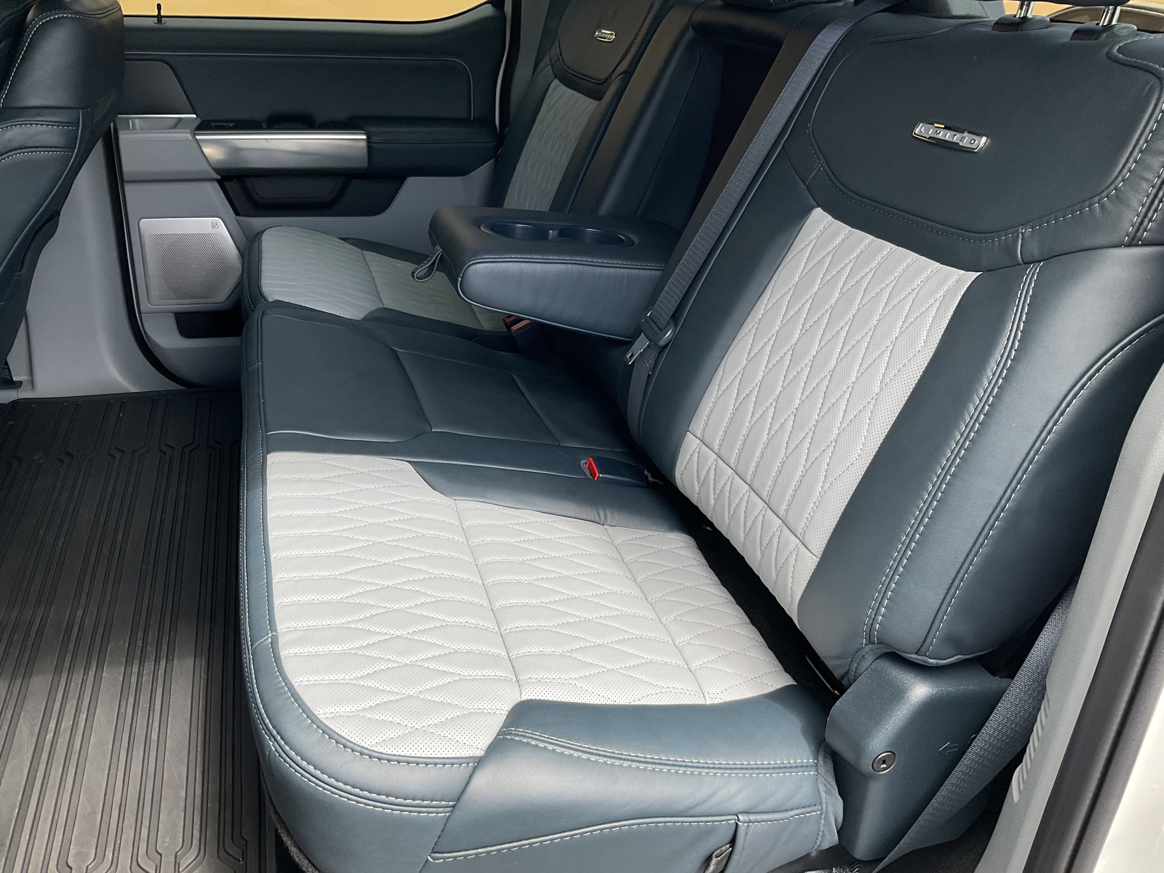 Used 2024 Ford F350 Limited image 41
