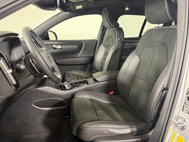 Used 2019 Volvo XC40 T5 R-Design AWD/4WD image 18