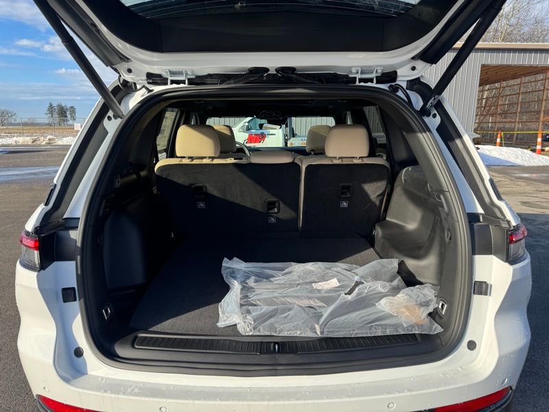 New 2025 Jeep Grand Cherokee Limited w/ Black Appearance Package image 40