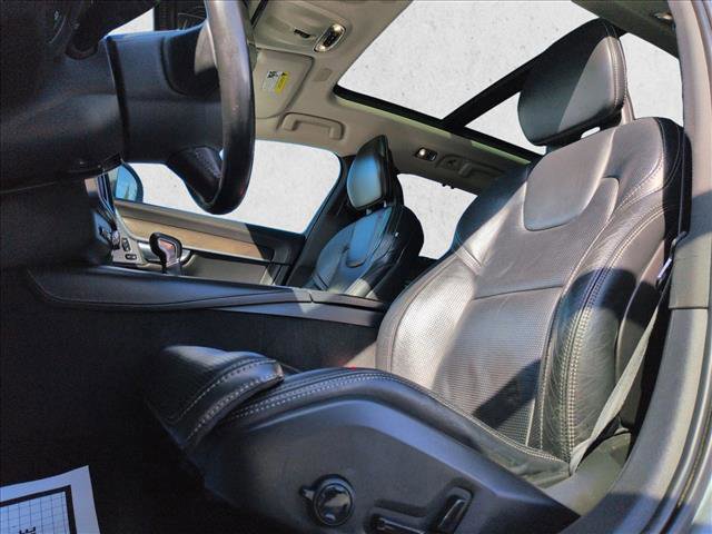 Used 2018 Volvo V90 T6 Cross Country image 17