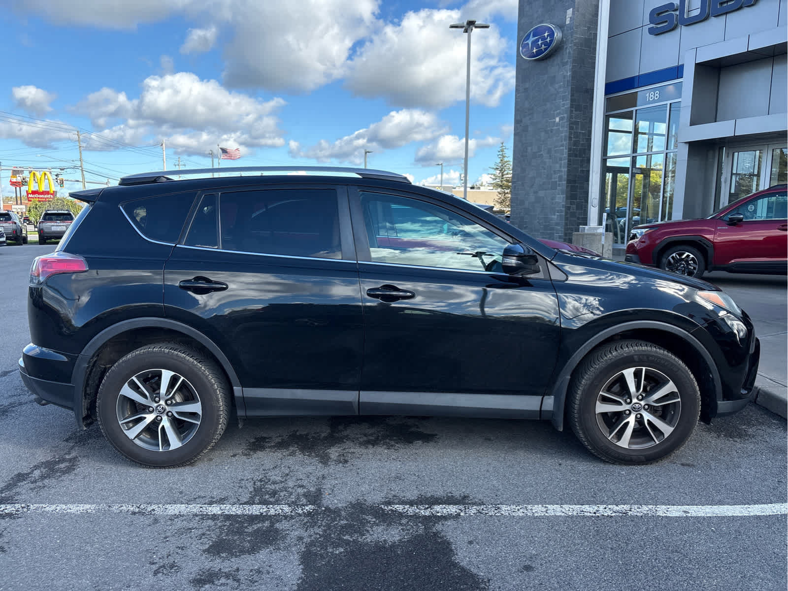 Used 2017 Toyota RAV4 XLE w/ All Weather Liner Package AWD/4WD image 3