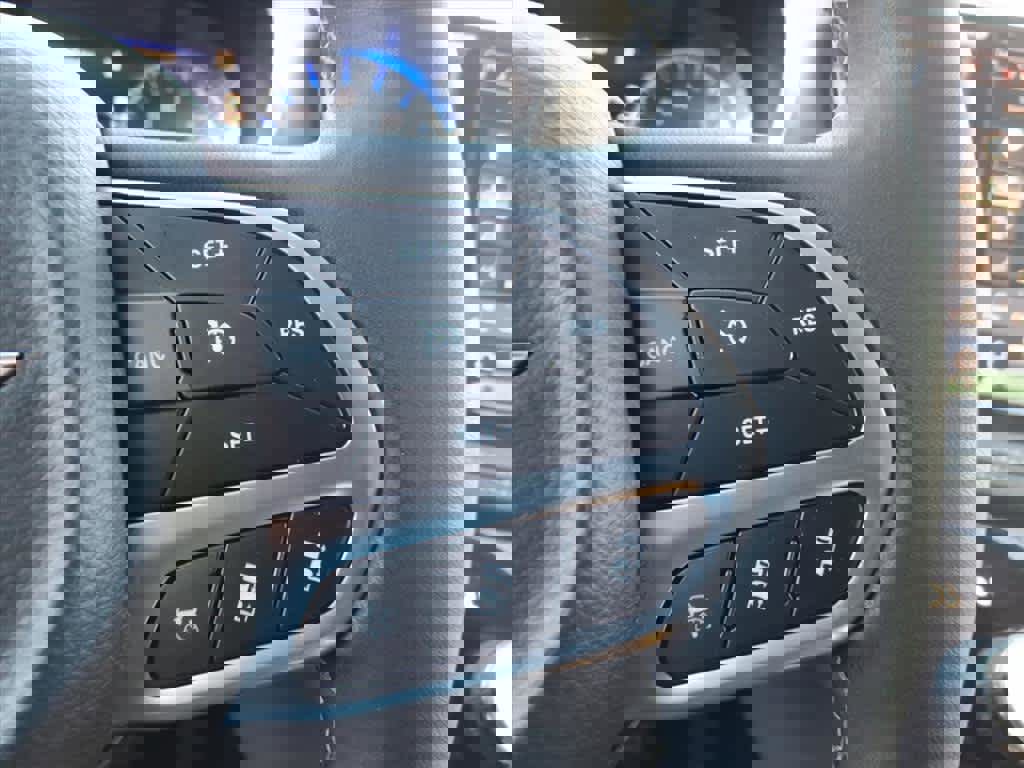 Used 2023 Chrysler Pacifica Touring-L image 22