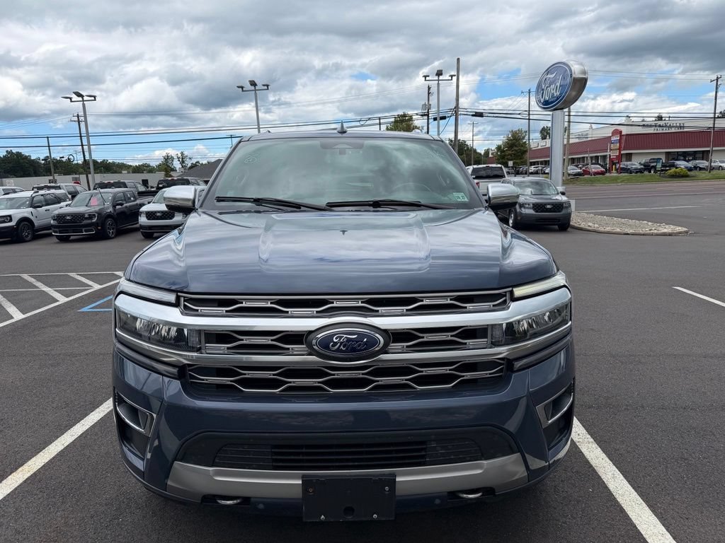 Used 2022 Ford Expedition Platinum AWD/4WD image 3