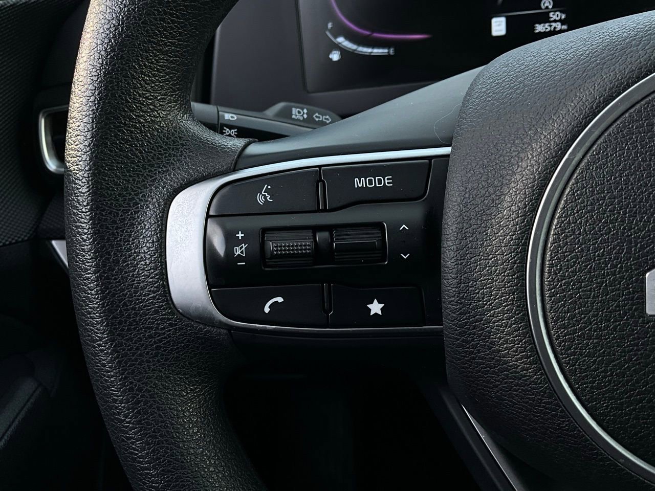 Used 2025 Kia Sportage LX image 32