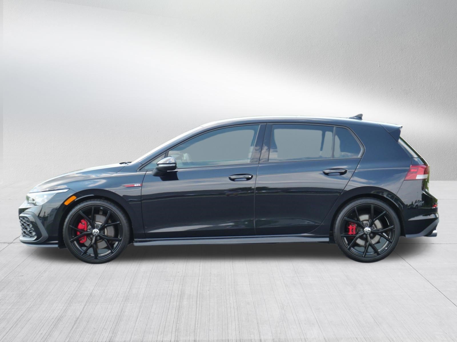 Used 2024 Volkswagen GTI SE FWD image 4