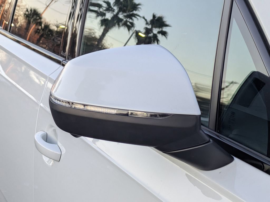 Used 2025 Audi Q7 3.0T Premium Plus image 12