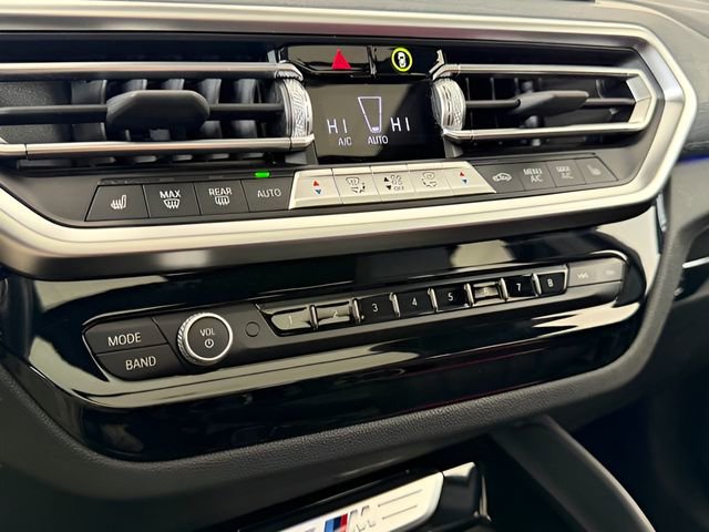 Used 2024 BMW X4 M40i w/ Premium Package image 27
