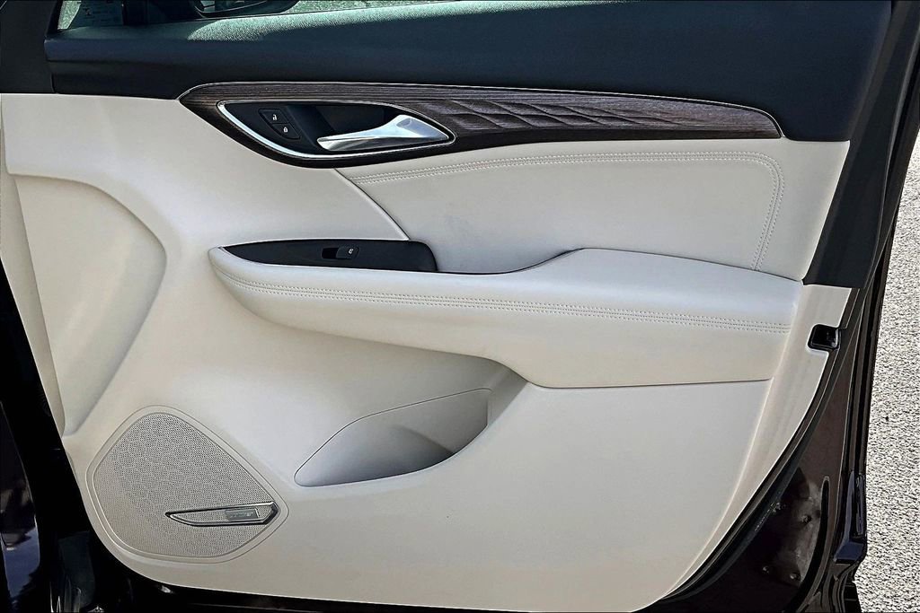 Used 2021 Buick Envision Avenir image 26