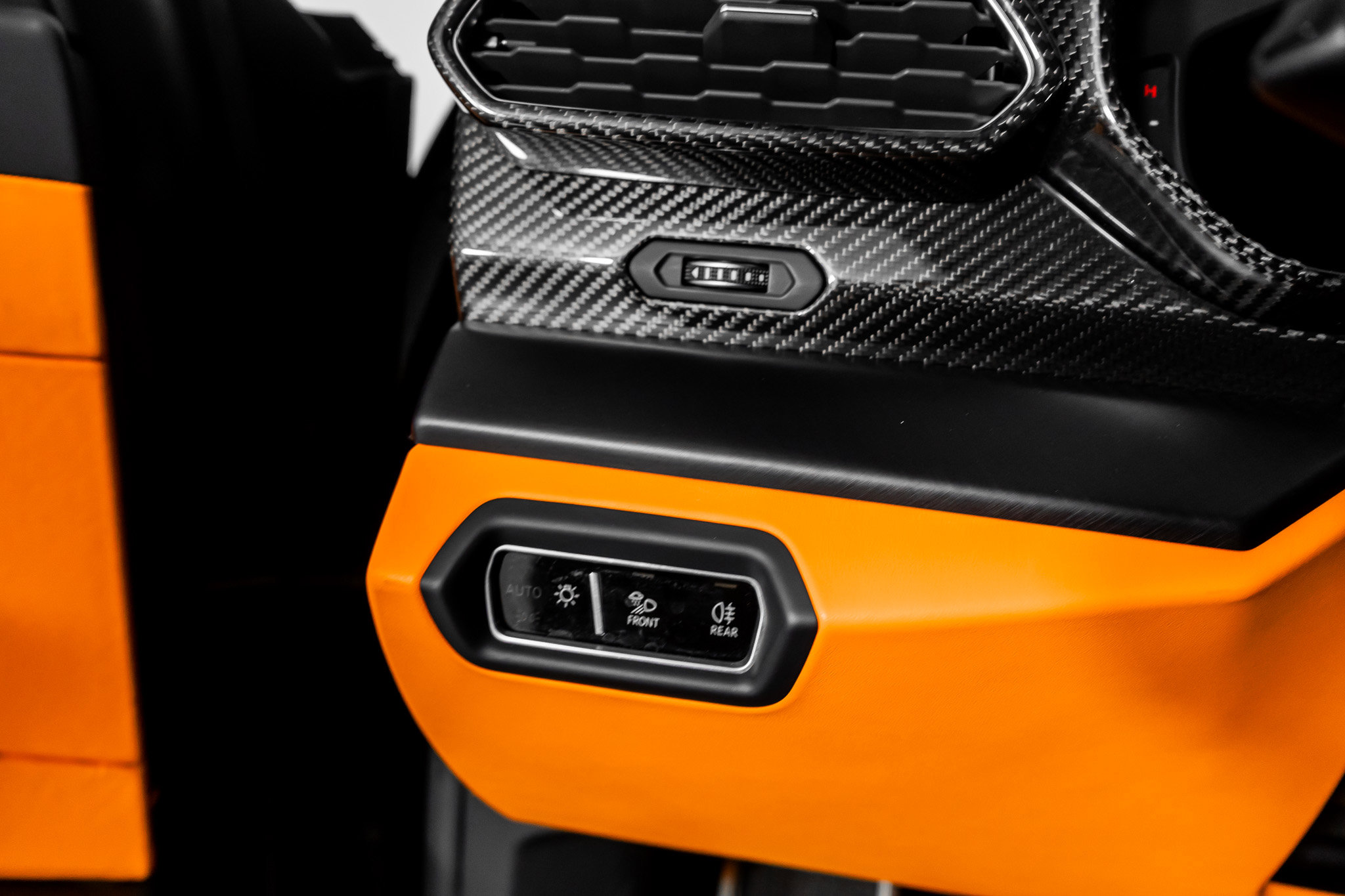 Used 2022 Lamborghini Urus image 51