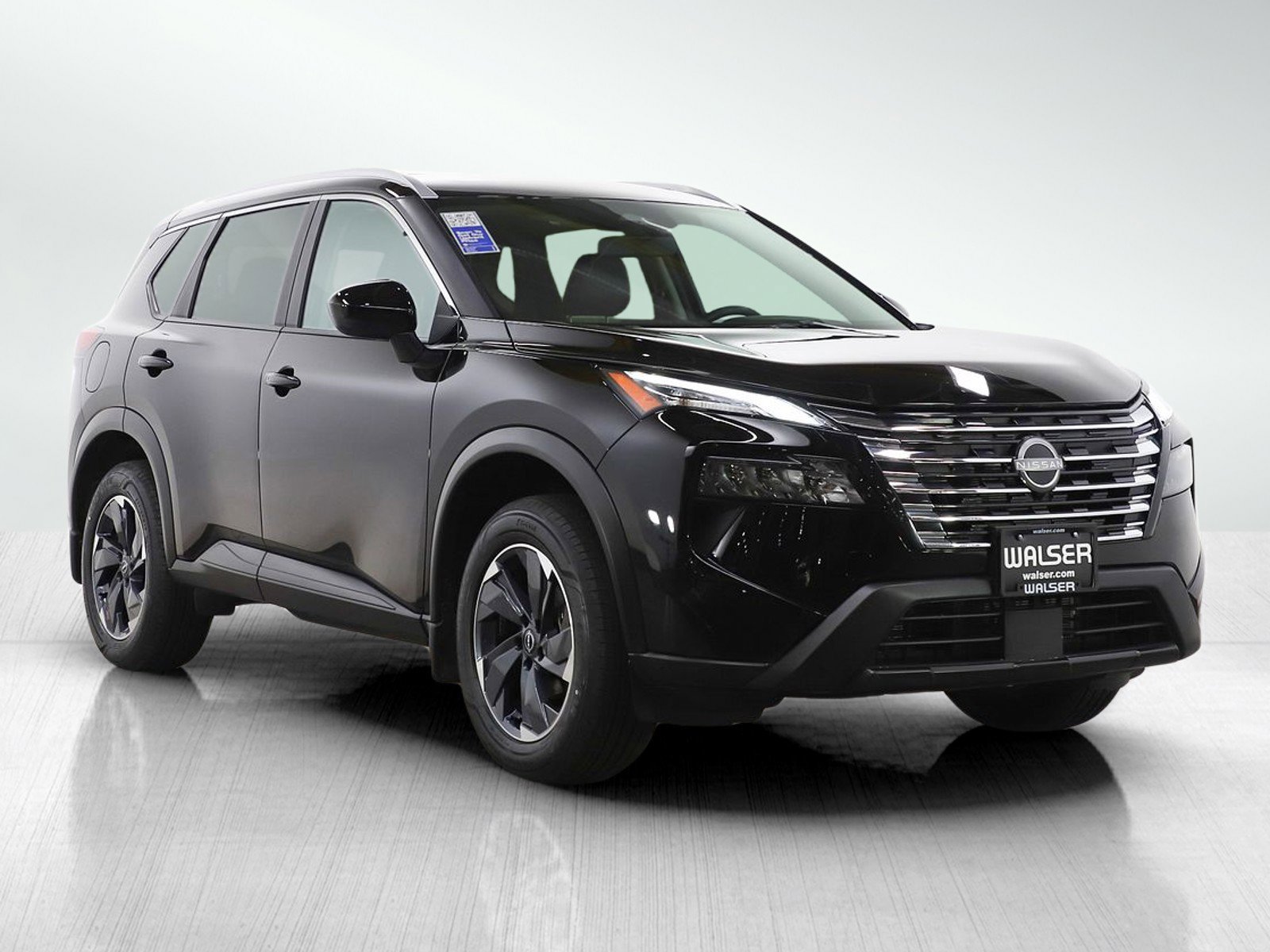 Used 2024 Nissan Rogue SV w/ SV Premium Package image 7