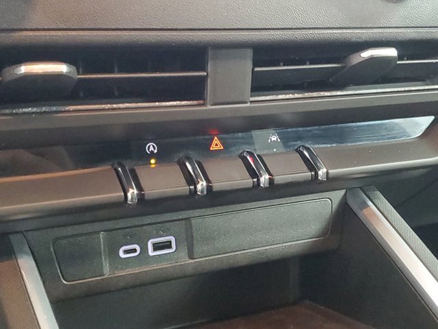 Used 2023 Chevrolet Colorado Trail Boss w/ Advanced Trailering Package image 28