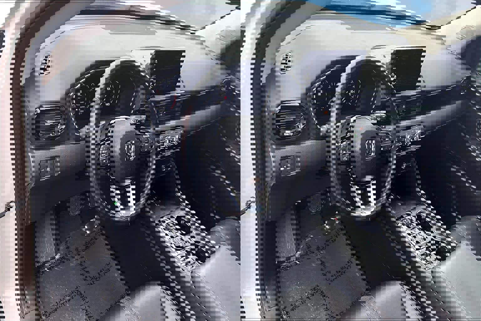 Used 2023 Honda Pilot Touring image 2