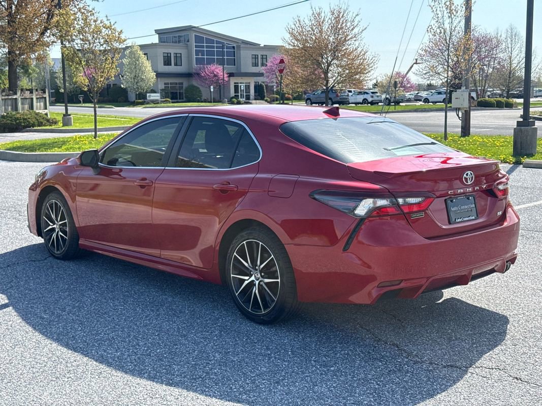 Used 2021 Toyota Camry SE FWD image 6