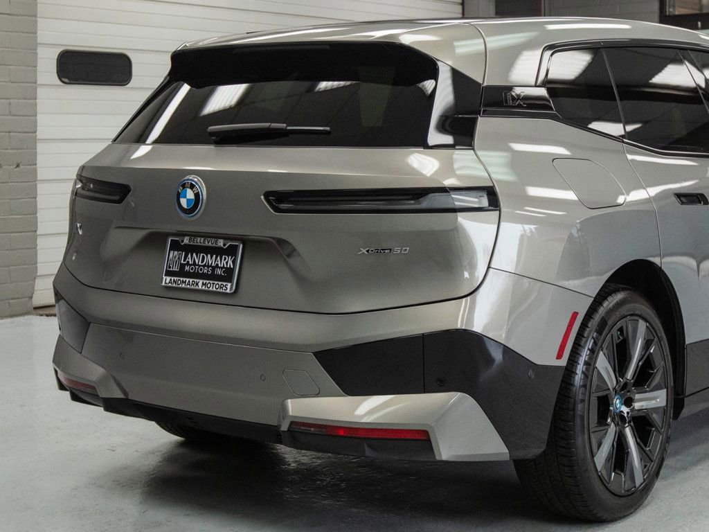 Used 2024 BMW iX xDrive50 w/ Sport Package AWD/4WD image 28