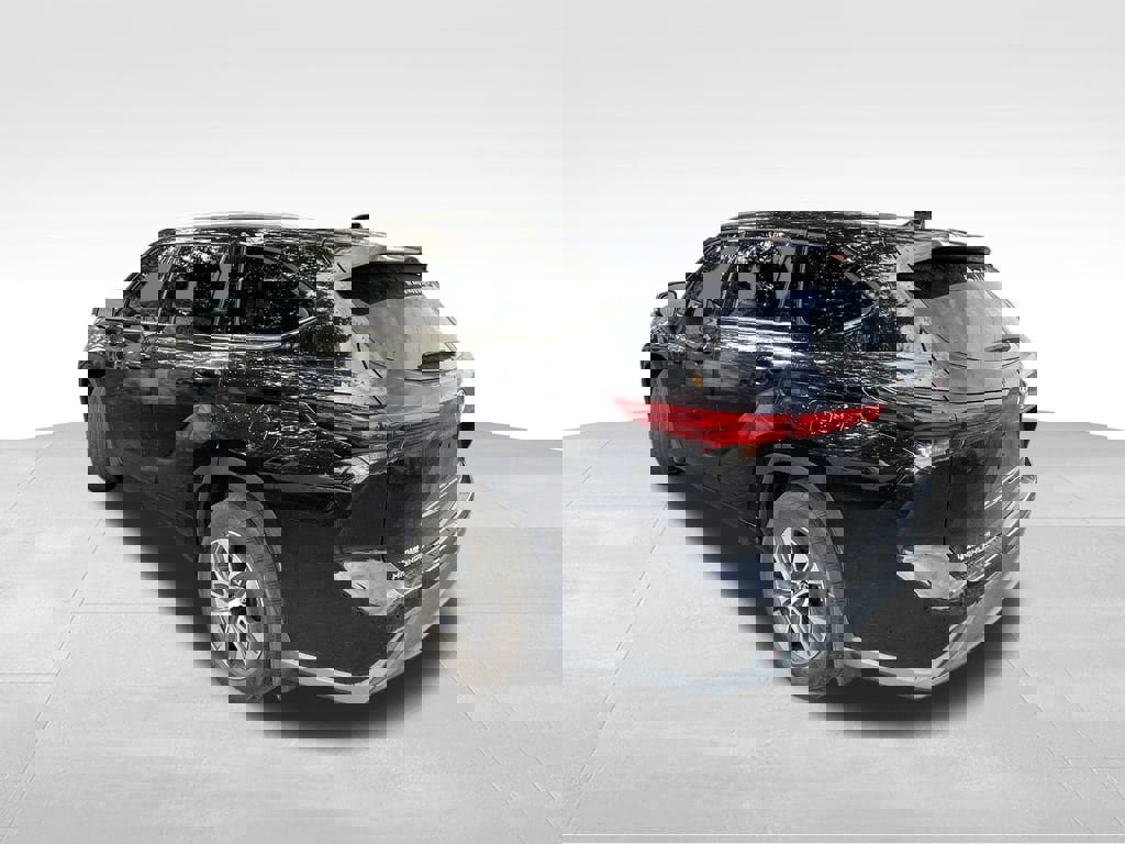 Used 2020 Toyota Highlander XLE image 8