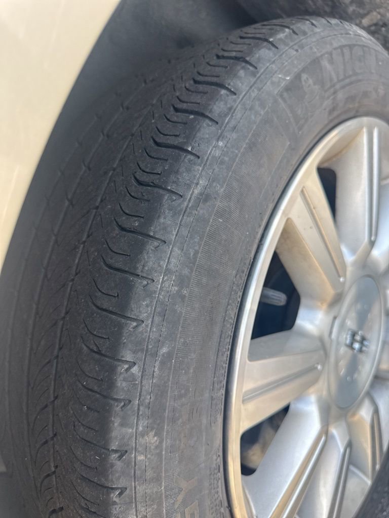 Used 2010 Lincoln MKZ FWD image 11