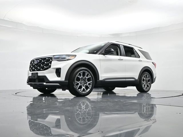 Certified 2025 Ford Explorer Platinum w/ Ultimate Package image 35