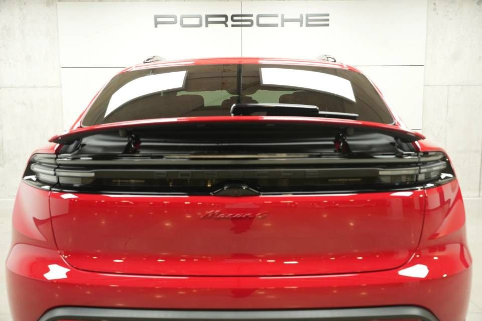 New 2026 Porsche Macan 4 Electric AWD/4WD image 44