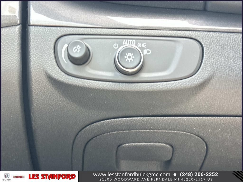 Certified 2022 Buick Encore Preferred AWD/4WD image 27