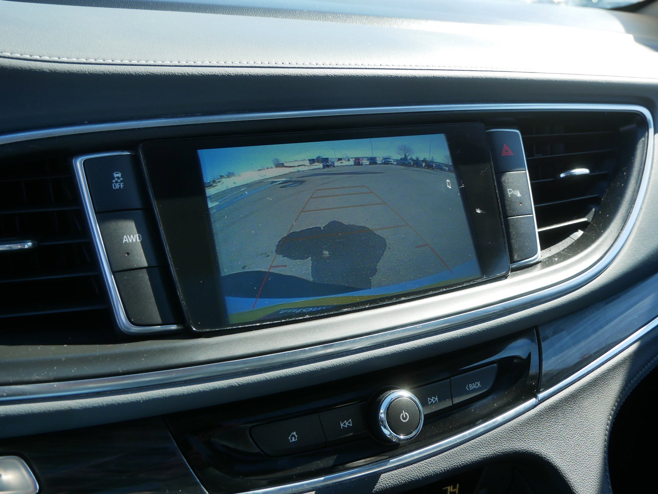 Used 2018 Buick Enclave Essence image 30