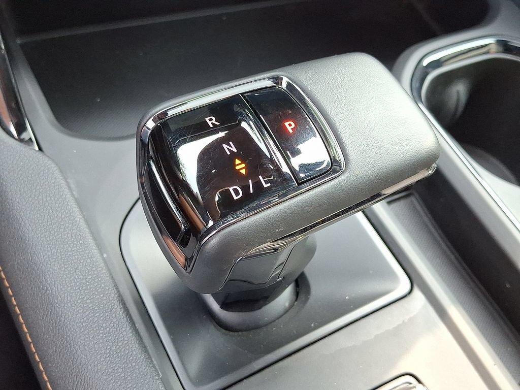 Used 2025 GMC Sierra 1500 AT4 w/ Technology Package AWD/4WD image 16