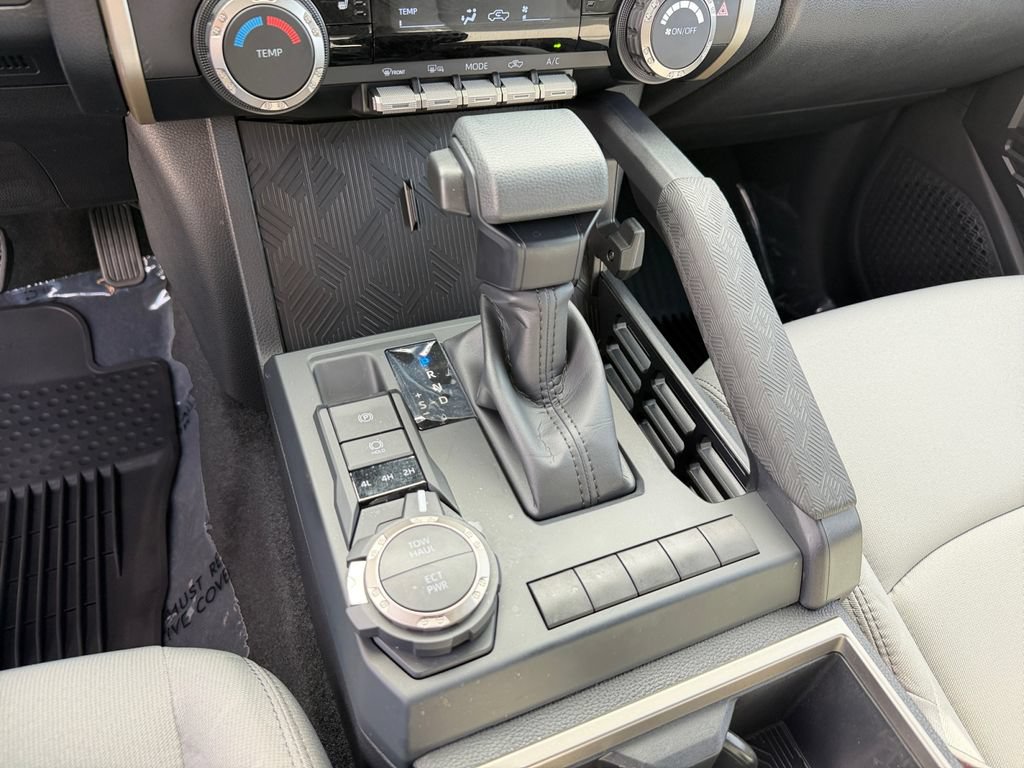 Certified 2026 Toyota Tacoma SR5 AWD/4WD image 28