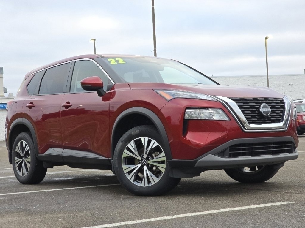 Used 2022 Nissan Rogue SV image 2
