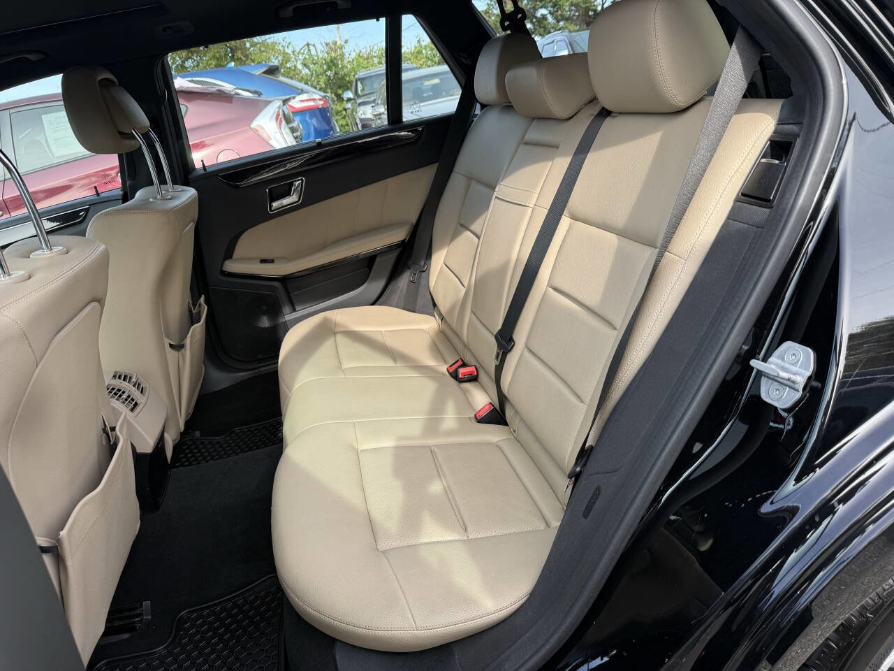 Used 2011 Mercedes-Benz E 350 4MATIC Wagon image 10