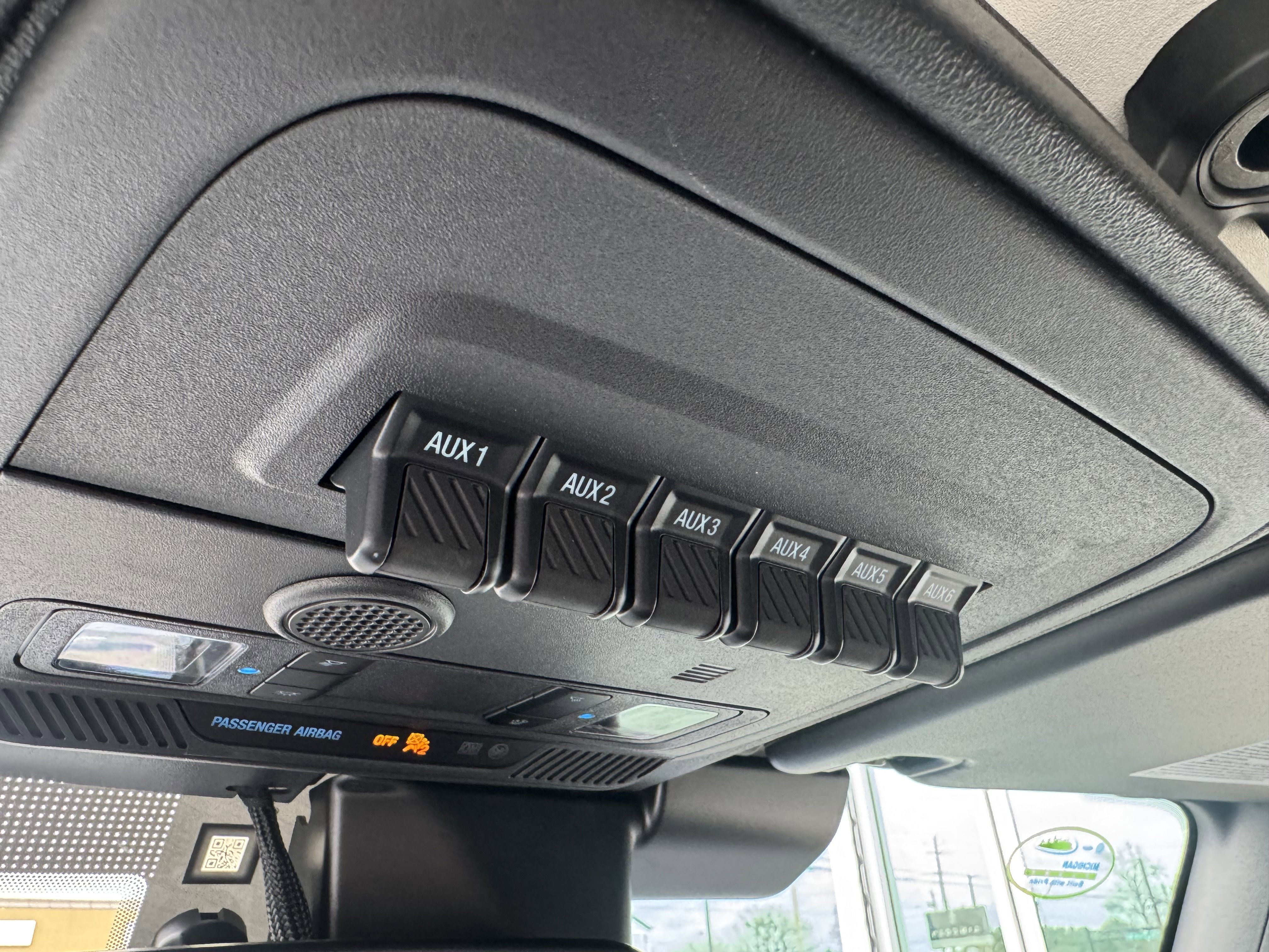 Used 2025 Ford Bronco Badlands image 23