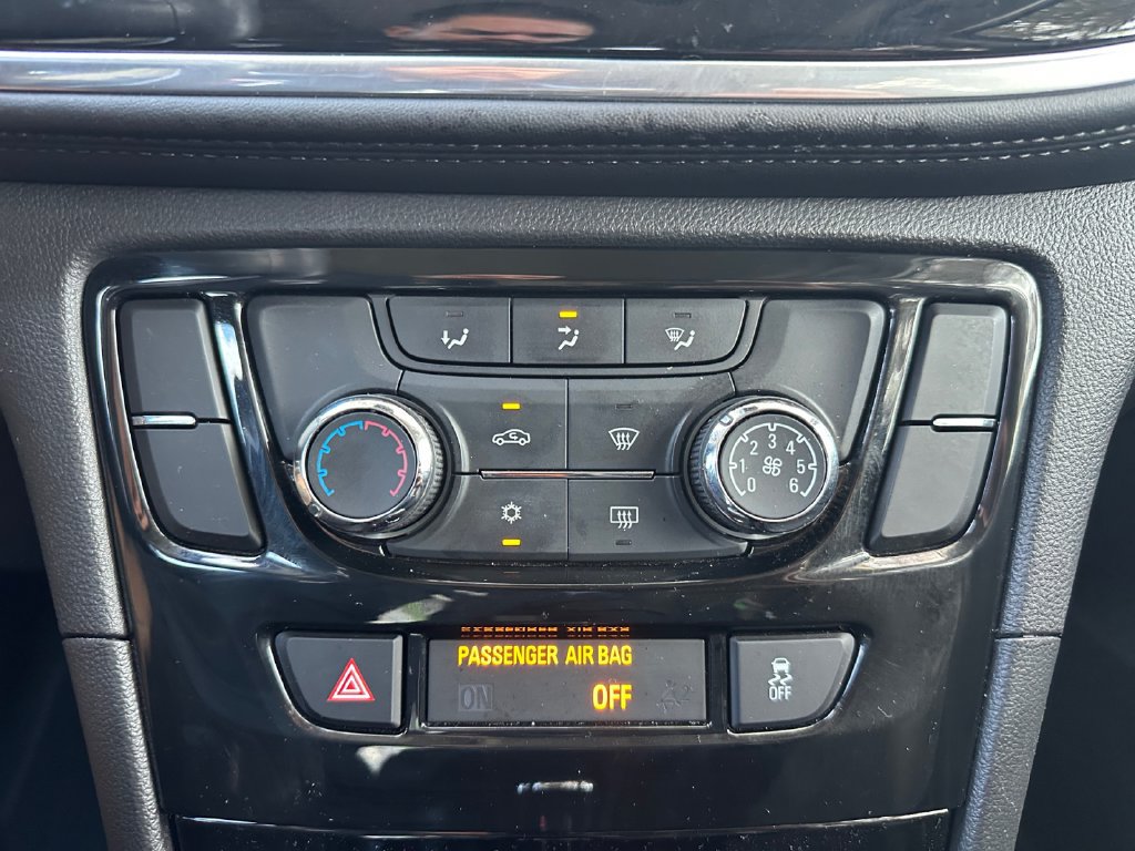 Used 2022 Buick Encore Preferred w/ Safety Package AWD/4WD image 17