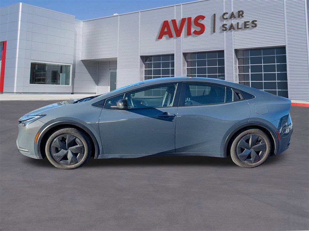 Used 2024 Toyota Prius LE image 2