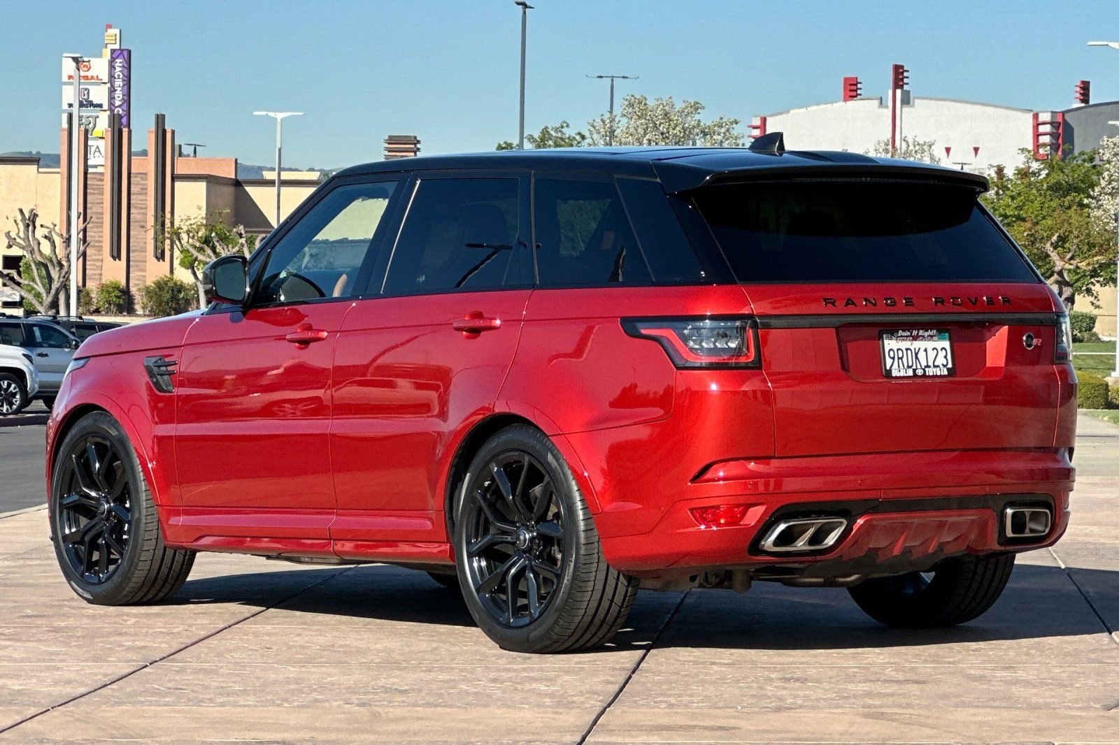 Used 2022 Land Rover Range Rover Sport SVR image 6