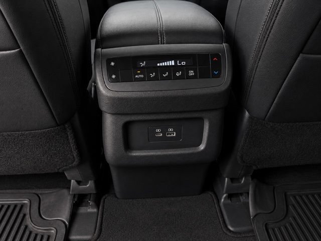 Used 2024 Nissan Pathfinder SL w/ Black Appearance Package FWD image 10