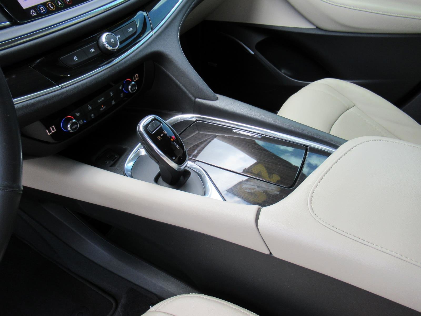 Used 2020 Buick Enclave Premium FWD image 18