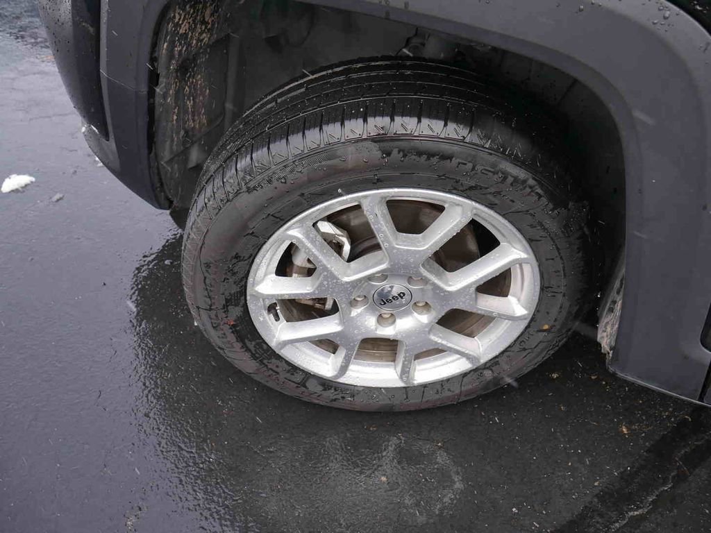 Used 2022 Jeep Renegade Latitude w/ Convenience Group image 11