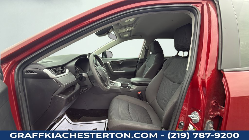 Used 2021 Toyota RAV4 LE AWD/4WD image 21