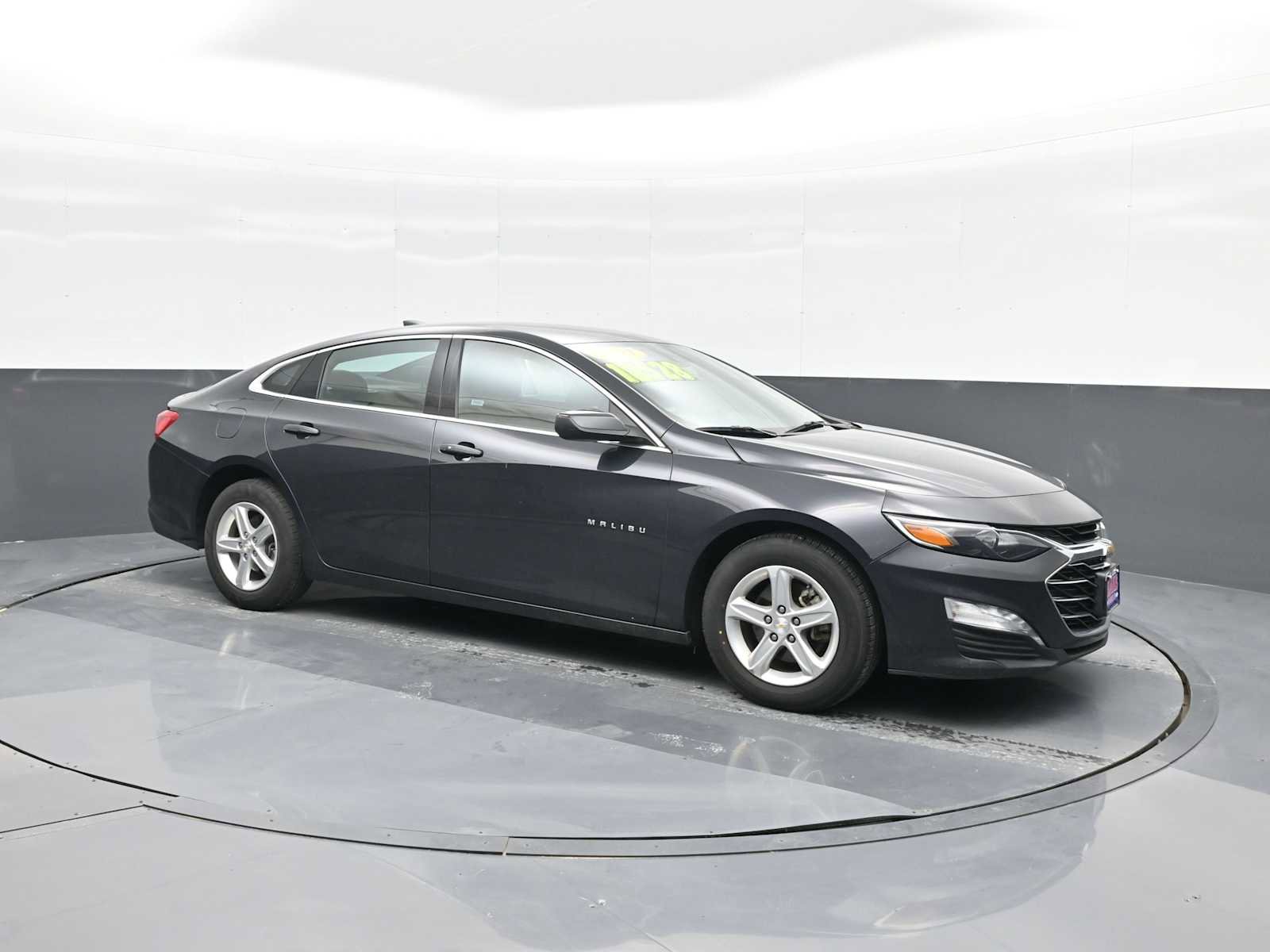 Used 2023 Chevrolet Malibu LT image 1