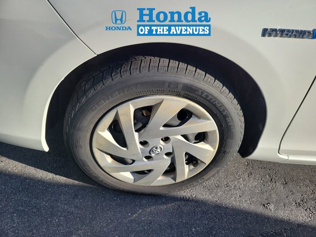 Used 2015 Toyota Prius C Two FWD image 4