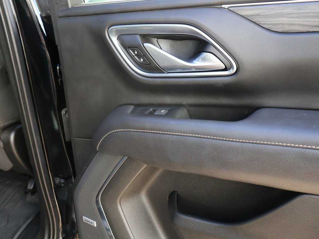 Used 2022 GMC Yukon SLT w/ SLT Premium Package image 14